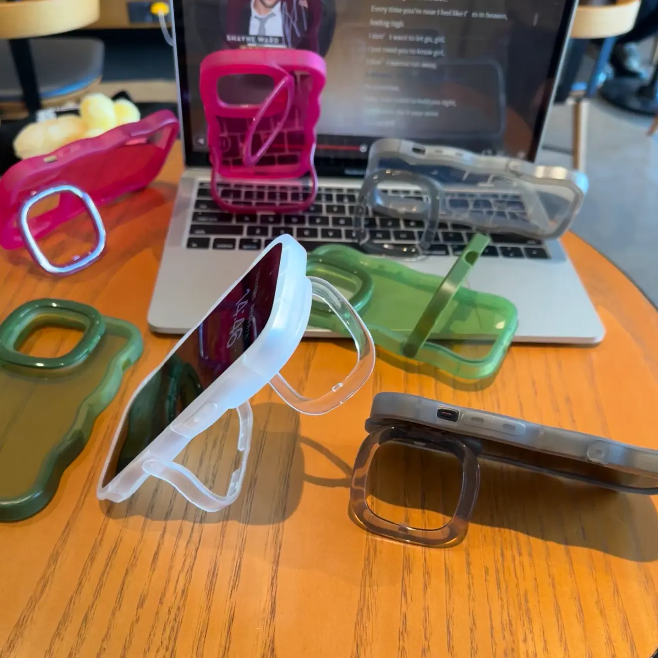 Double bracket for iPhone16/15 lazy bench phone case Apple 13/14promax transparent 11/12