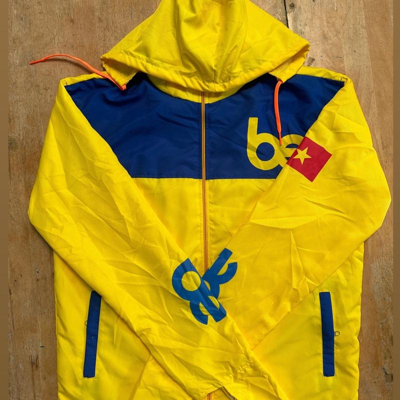 Áo khoác công nghệ Be có nón hàng hai lớp chống nắng. Nam Menswear Jacket Jean