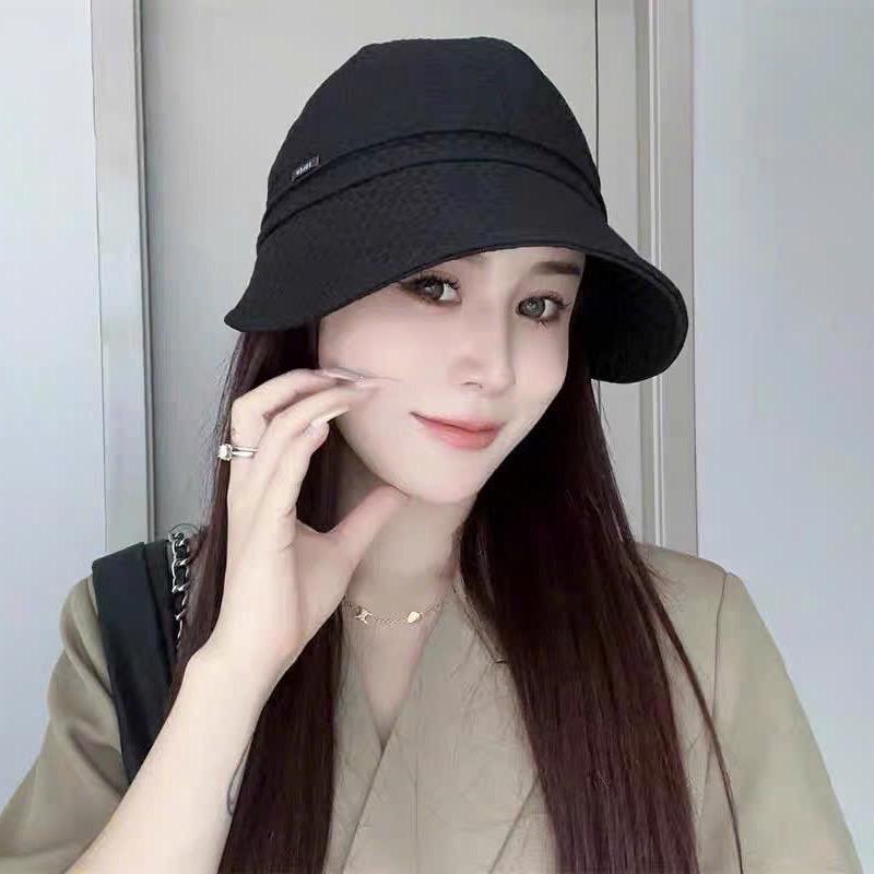 Nón lưỡi trai chất thô mát mềm. Kín chóp chỉnh to nhỏ được 1
