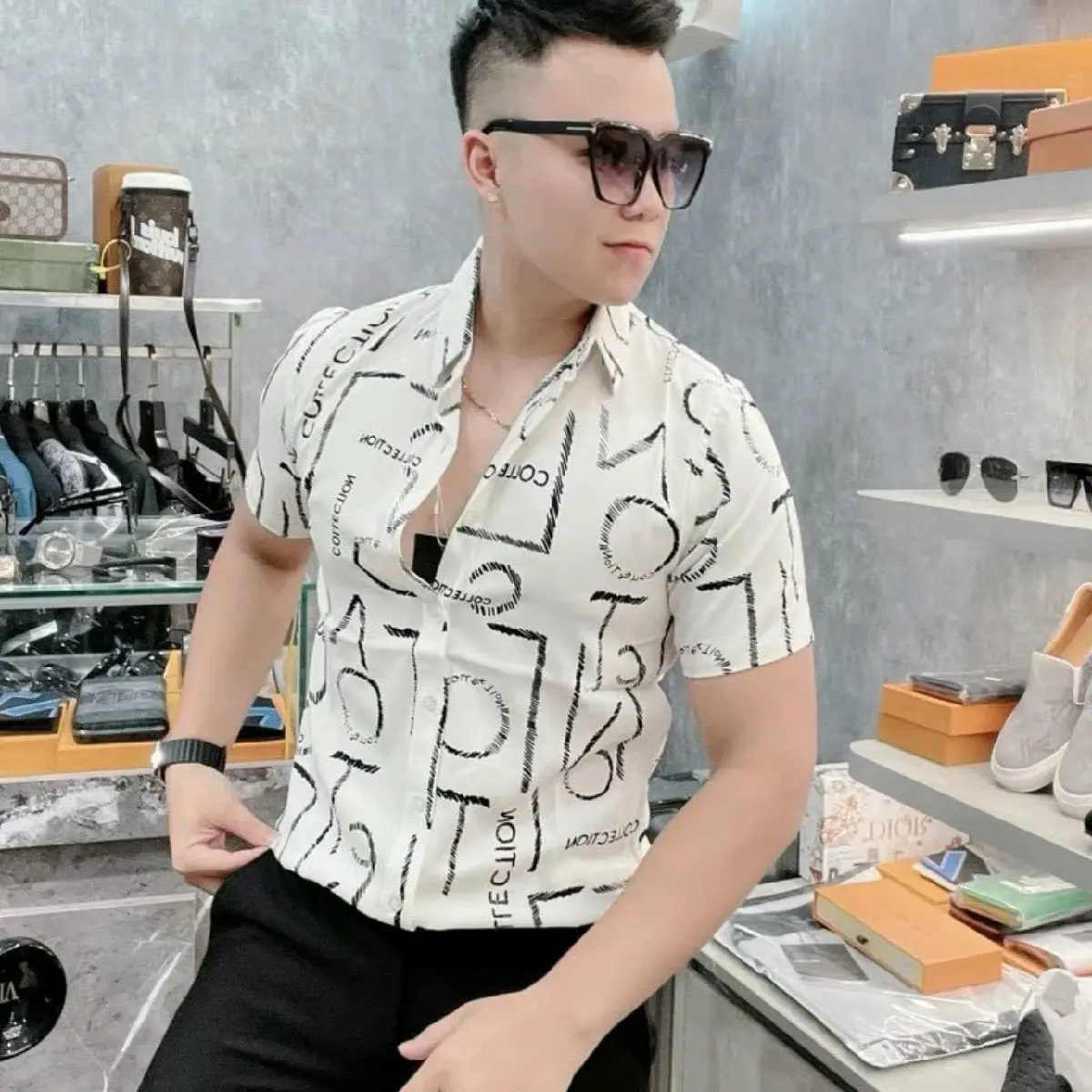 Áo  sơ mi nam ngắn  tay chất  liệu  lua,mềm  mịn chống nhăn,form body Menswear