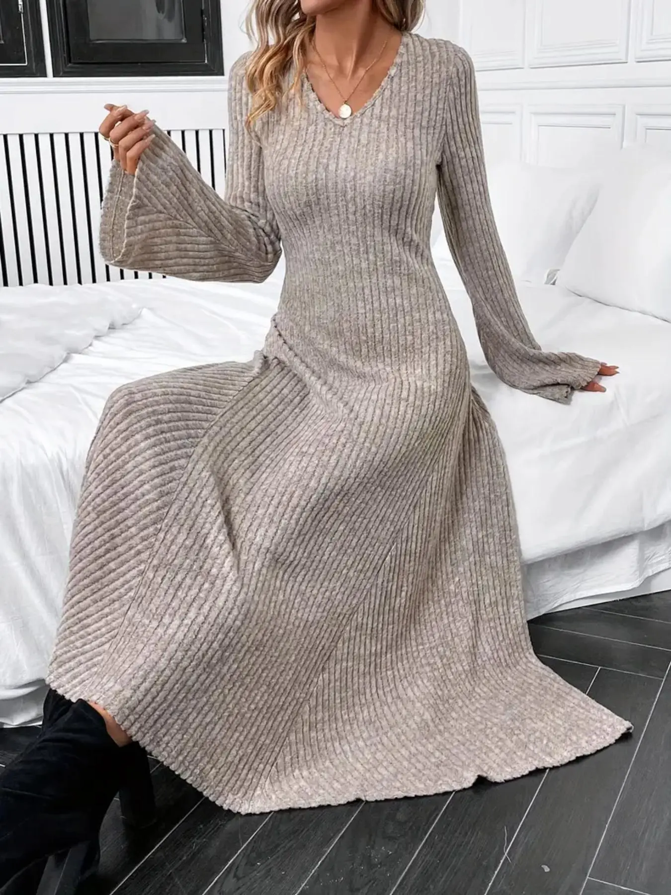 【Plus Size】 Solid Flounce Sleeve V Neck A Line Dress, Casual Long Sleeve Dress for Fall & Winter, Women's Clothes for Daily Wear