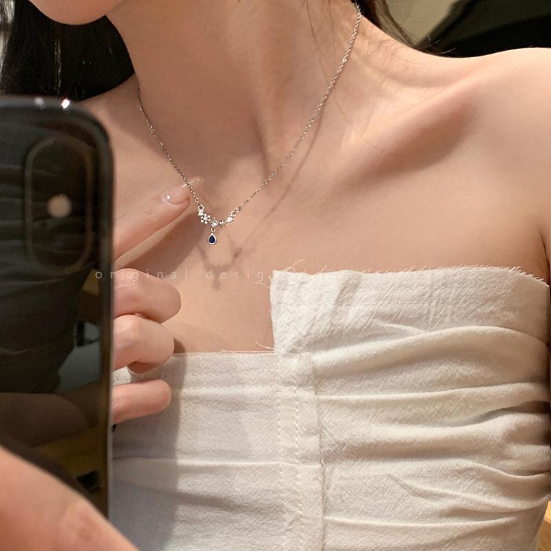 Product Introduction of Lucent_2025 Necklace for Women Korean and Japanese Style 2025 New Trendy Clavicle Chain Sweet Cool Style Heart Sweater Chain Metal Texture High-end Feel for Women 6