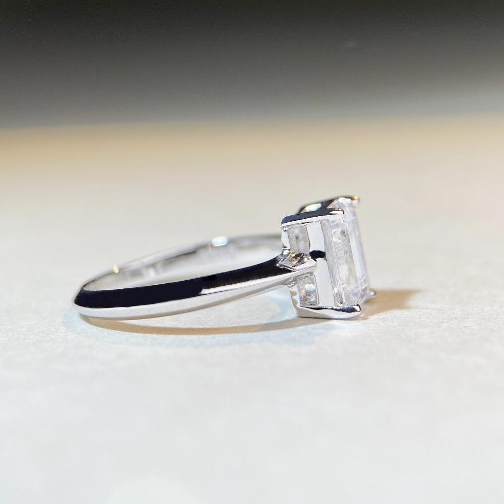 Elegant 925 Sterling Silver 2CT D Color Emerald Cut Moissanite Ring5