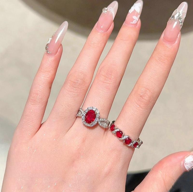 Product Introduction of Wine Stain Rose Egg-Shaped Gemstone Ring Farah 18K Gold Plating Rouge Magenta Zircon Cord for Braiding Ring Twin 7