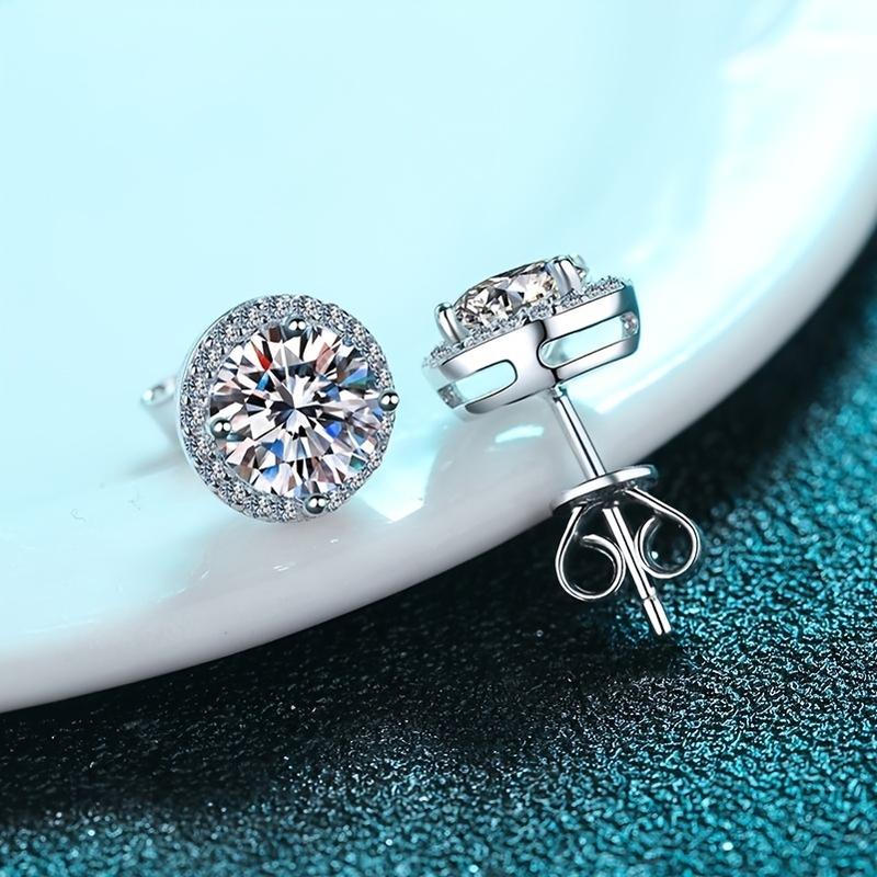 Product Introduction of round Shiny Moissanite Design Ear Studs Sterling Silver 925 Silver Exquisite Gift Band Gift Box 2