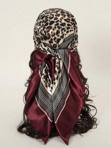Bufanda cuadrada elegante de estampado de leopardo para mujer, bufanda multifuncional suave y cómoda, accesorios de moda para el cabello para mujeres y niñas