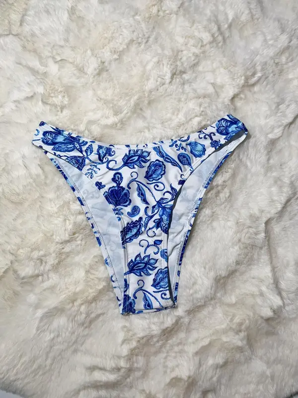 Two-Piece Set Women's All Over Print Bikini Set, Casual Fashion Chic Swim Top & Swim Bottom Two-piece Swimsuit for Beach Holiday Vacation, Ladies Swimwear for All Seasons 6