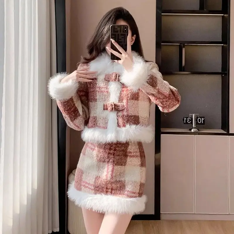 Bộ Đồ Mùa Đông, Đệm Bông, Dày Dặn, Phong Cách Cổ Điển Nhỏ, Phong Cách Xã Hội, Váy Ngắn Có Lông, Tạo Không Khí Giáng Sinh, Bộ Hai Mảnh, 2024 Nữ Top