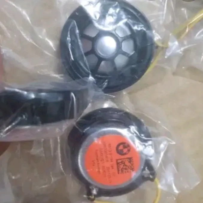 Chép neo 4cm có tụ xịn dây dài. Giá 2 cái