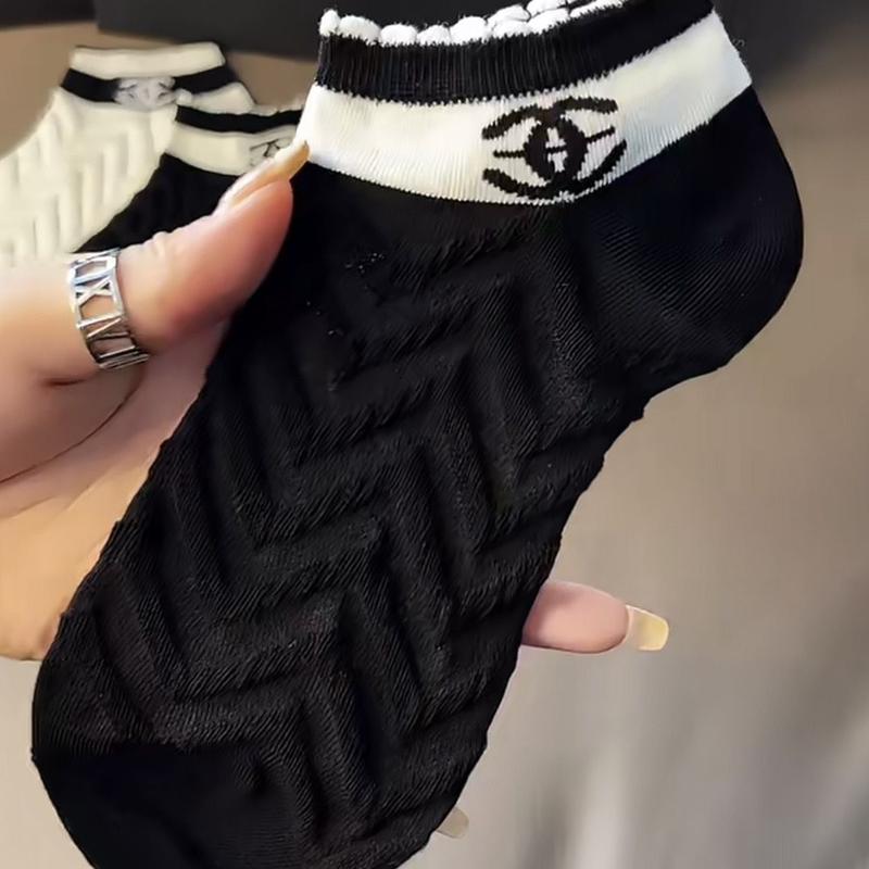 Product Introduction of Women's Socks Spring Summer Thin Solid Color Lace Boat Socks Low Cut Short Tube Girls Socks Ins Pure Cotton Breathable Trendy 9