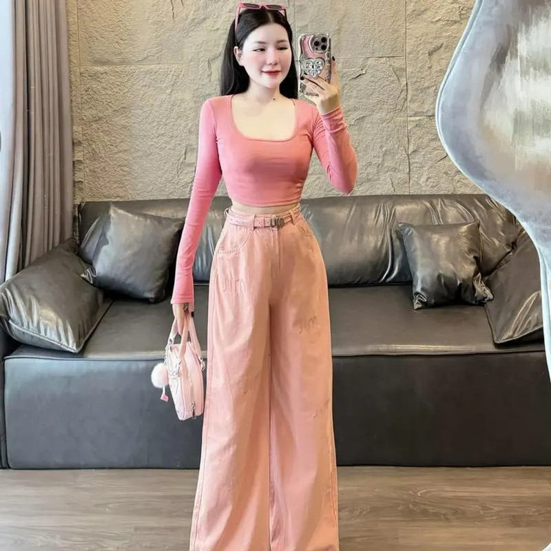 Set đồ nữ áo croptop tay dài mix quần dài ống rộng kèm thoắt lưng sang chảnh dành cho các nàng diện đi chơi. Women Kaki 3