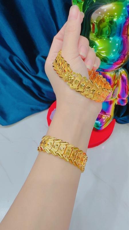 Product Introduction of Lắc tay hoa thị bản to màu 24 k  ( ấn vào phần mô tả để xem video cách mở khoá đeo lắc tay) 4