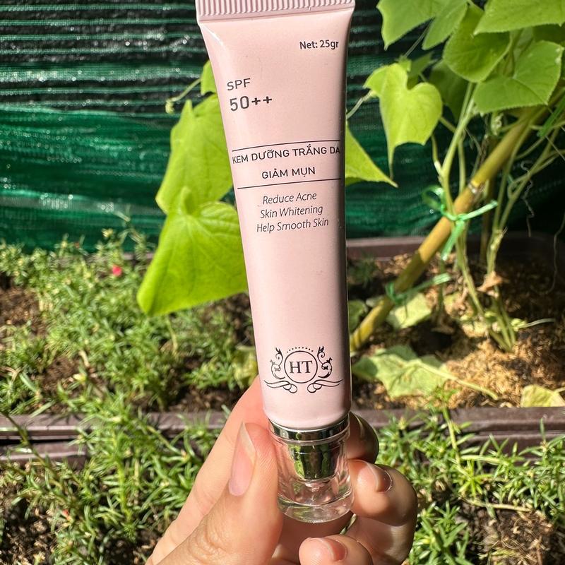 Kem hổ trợ dưỡng trắng da giảm mụn
