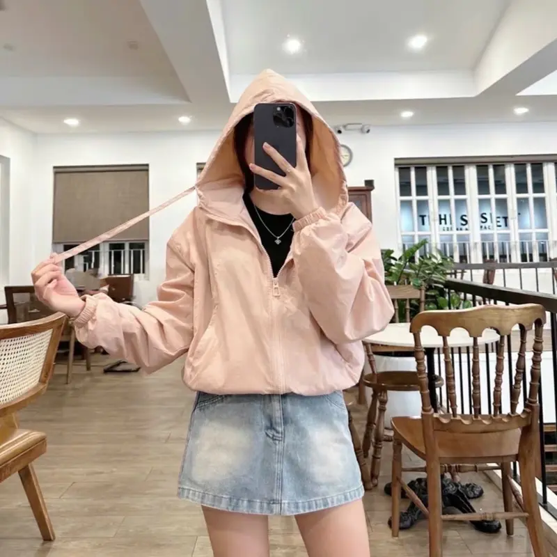 Áo gió nhăn nữ croptop 2 lớp mũ có dây -  Women 7