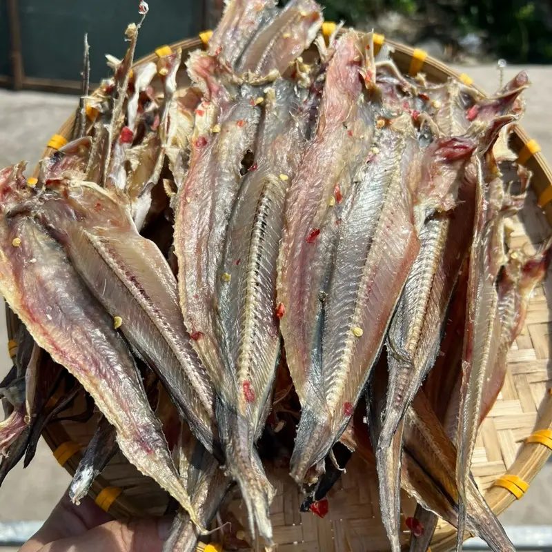 Cá khô ngác sẽ sóc  tỏi ớt  , vị vừa ăn ,chế biến nhiều món  chiên , nướng , chiên…. 5