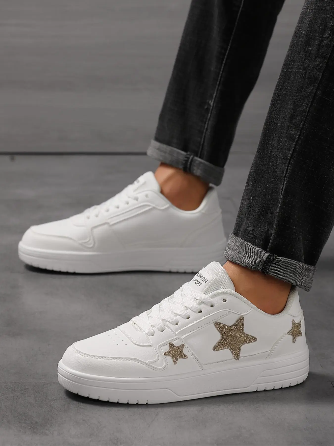 Women's Fashionable Star Patched Design Low Top Sneakers, Casual Comfortable Breathable Sports Running Shoes, All-match Basic Shoes for Daily Wear