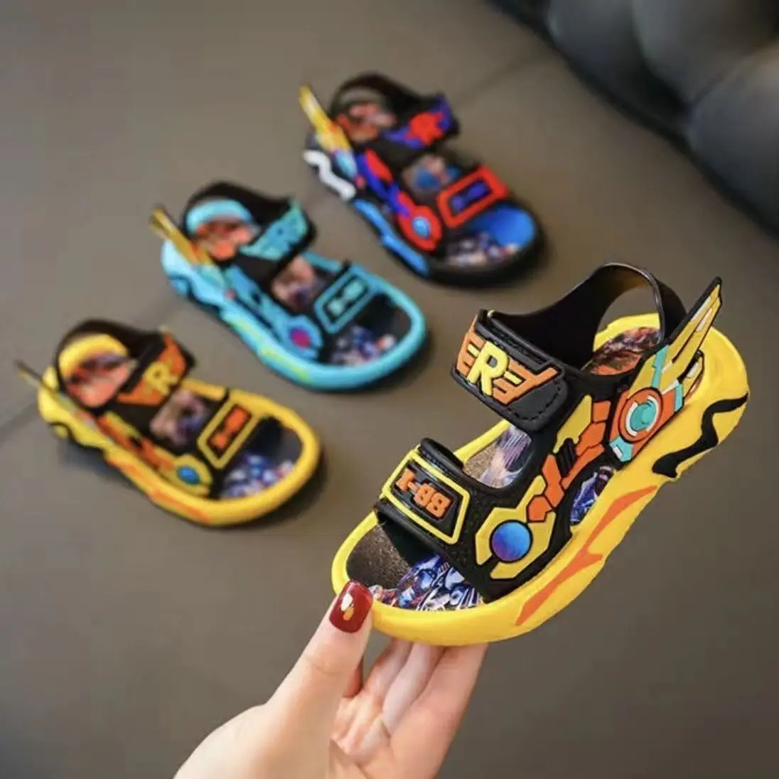 Sandal Musim Panas, Rekaan Kacak, Sesuai untuk Pelajar Sekolah Rendah, Gaya Trendi, Sejuk, Sesuai untuk Aktiviti Luar, Sandal Kanak-kanak, Sesuai untuk 6 hingga 8 Tahun, Kasut Pantai, 2025 Ketibaan Baru