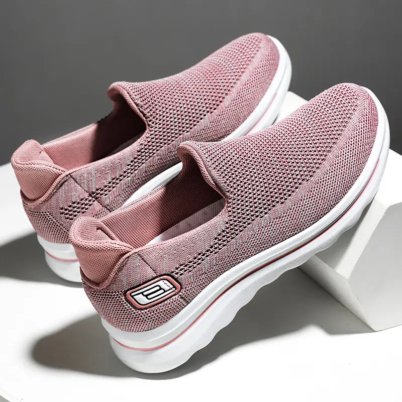2025 New Cheap Beautiful Comfortable Lightweight Middle-Aged and Elderly Mom Shoes Slip-on Flat Shoes for the Old Cloth Shoes Non-Slip Soft Bottom Flying Woven Brand Women's Shoes