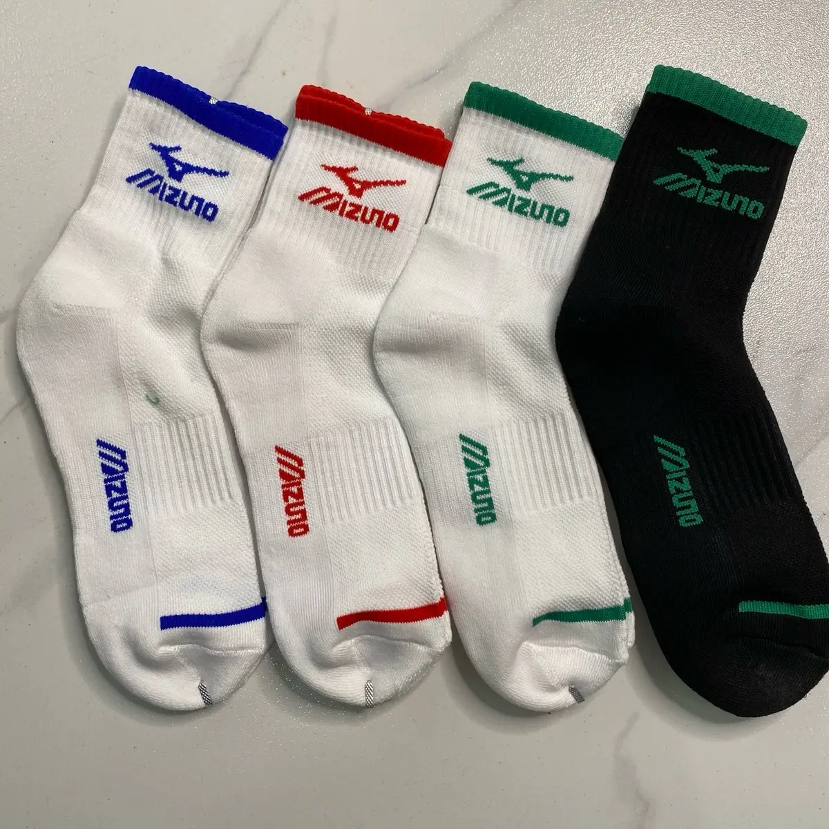 Tất Thể  Thao Mizuno Lót Đệm Bông sọc Viền Dày Cổ Trung Phong Cách , Dành Cho Nam và Nữ