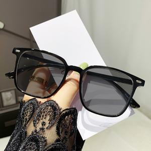 แว่นตาป้องกันแสงสีฟ้า, เปลี่ยนสี, ทันสมัย, สำหรับผู้ชายและผู้หญิง, เหมาะสำหรับสายตาสั้น