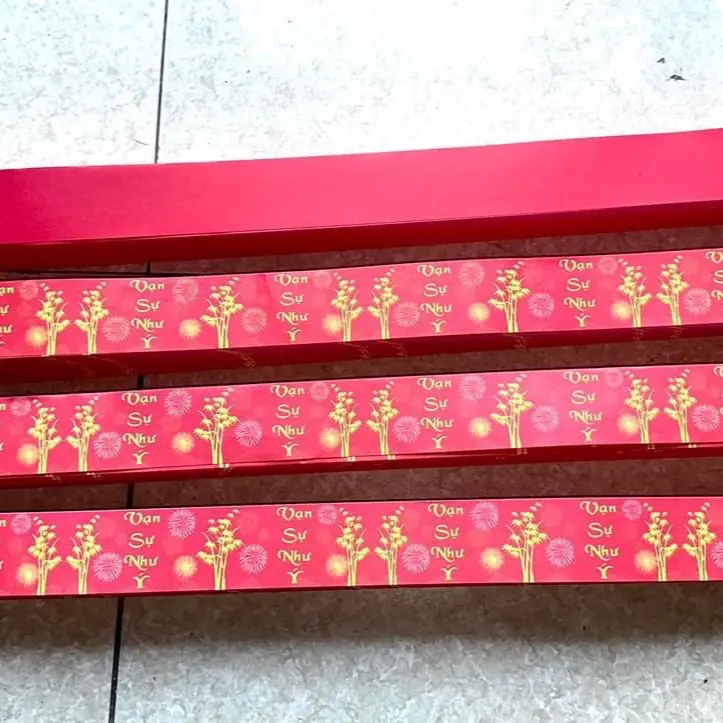 10kg giấy đỏ (5,6,7,8,10cm x54cm ). Giá 700k