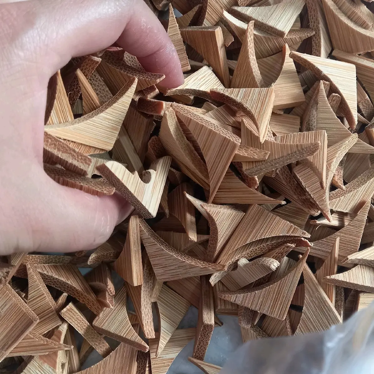 Kê góc tre trơn trang trí lồng