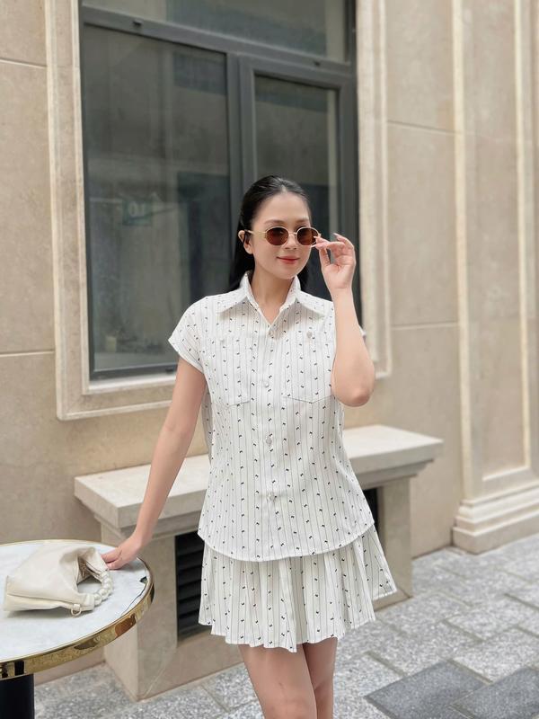 Set Áo Sơ Mi Tay Lỡ  Kèm Chân Váy Xếp Ly Dress Women Phong Cách Thời Trang, Thanh Lịch Top Kem 2