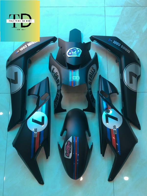 Bộ nhựa 8 món kèm tem số 7 candy 3 lớp xịn dán xe điện Xmen tặng kèm 4 ốc gắn mặt nạ nhỏ