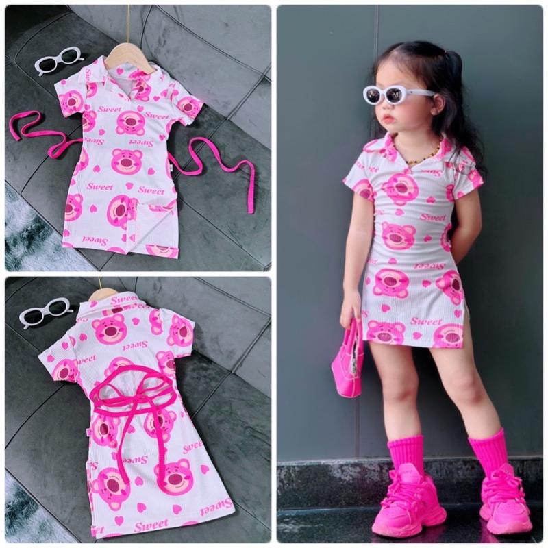 Đầm Body Cổ Trụ Xẻ Tà Hở Lưng Hoạ Tiết Hoạt Hình Cho Bé Gái