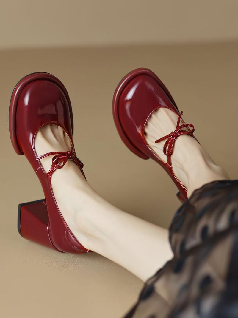 Product Introduction of Vintage Mary Jane Flat Shoes, Square Toe Design with Thick Heels, Anti-Slip Design, Available in Multiple Colors, Gift for Girlfriend. 19