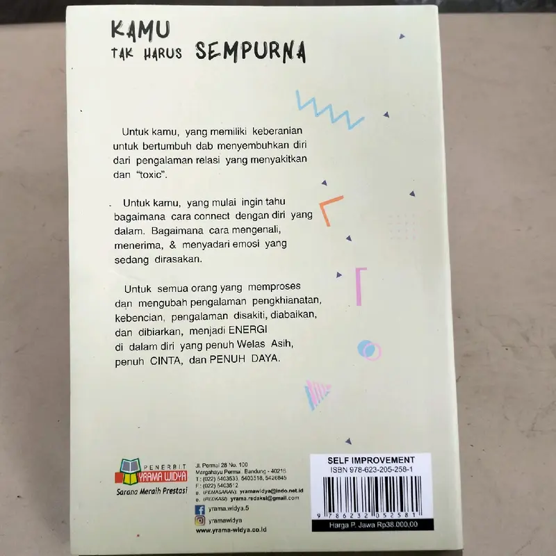 BUKU SELF IMPROVEMENT / KAMU TAK HARUS SEMPURNA Soft Cover 1