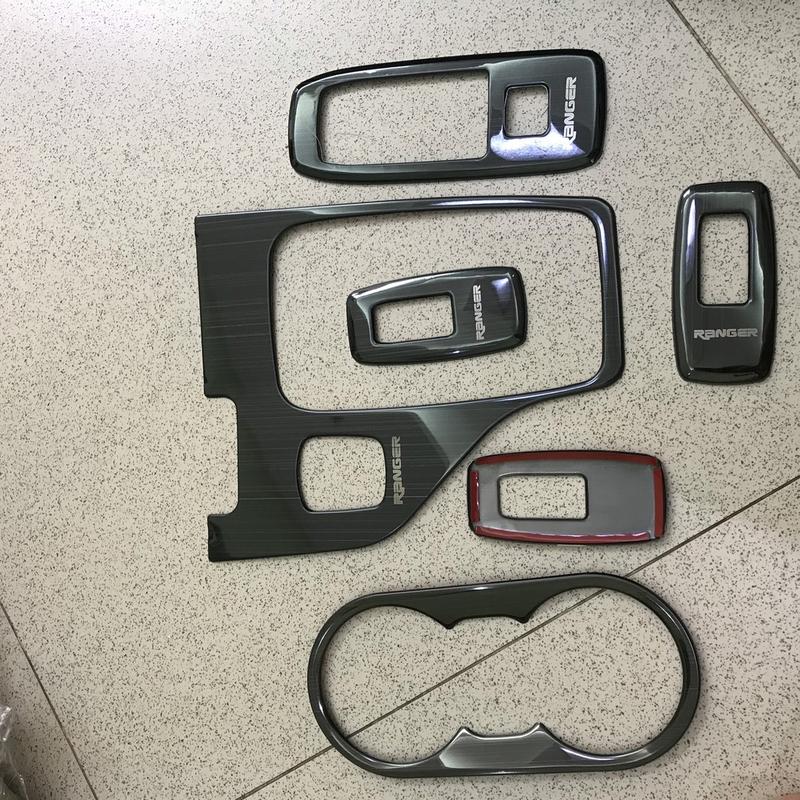 Bộ ốp nội thất vân titan xe Ford Ranger 2014-2022 1