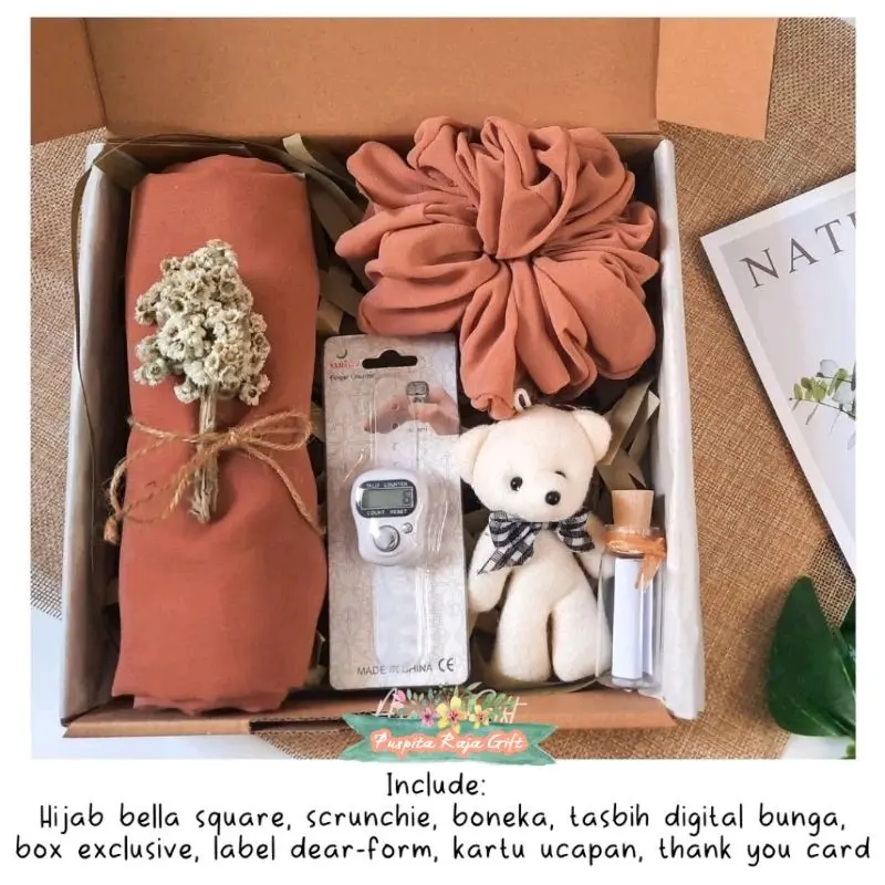GIFT BOX HAMPERS PAKET ULTAH HADIAH WISUDA Kado 0