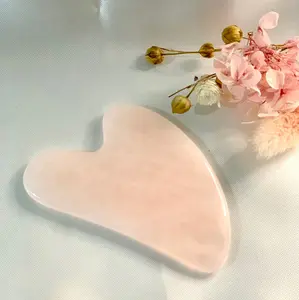 Gua Sha Rose Quartz pijat untuk  meniruskan Wajah