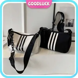 【Barang Spot】Tas Bahu Wanita Fashion Gaya Korea Cantik Terbaru Bahan Impor Desain Tas Olahraga Kontemporer