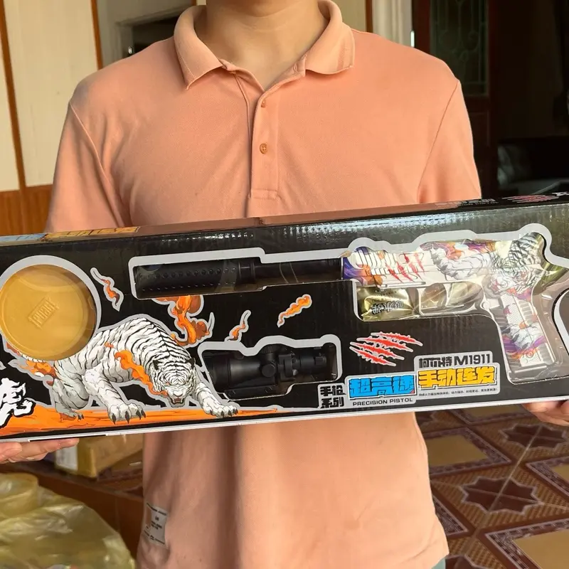 Hộp đồ chơi mô phỏng ống ngắm cho bé