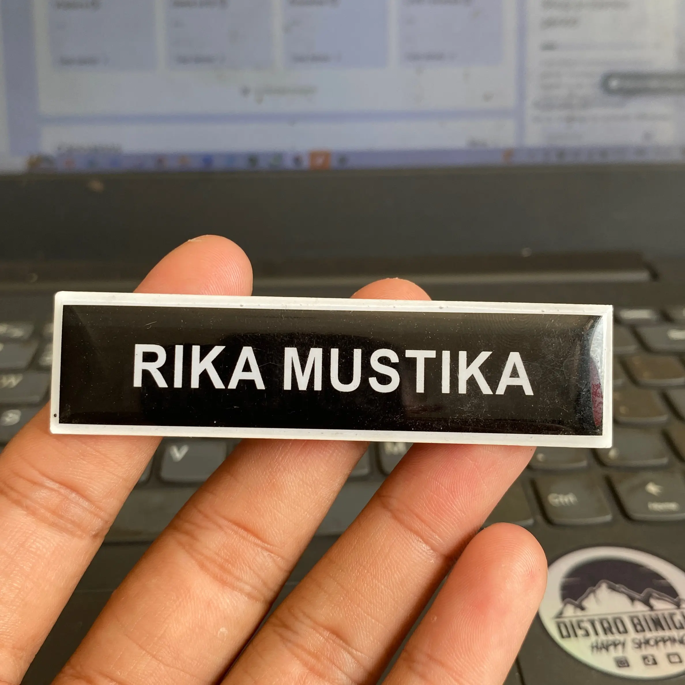 Nametag Akrilik Peniti Resin Premium Kantor