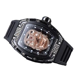 Richard Skull Head นาฬิกาซิลิโคนกลวงรูปบาร์เรลสำหรับผู้ชาย, แบรนด์อินเทรนด์, การออกแบบบุคลิกภาพ, ขายดีในปี 2025, แฟชั่น