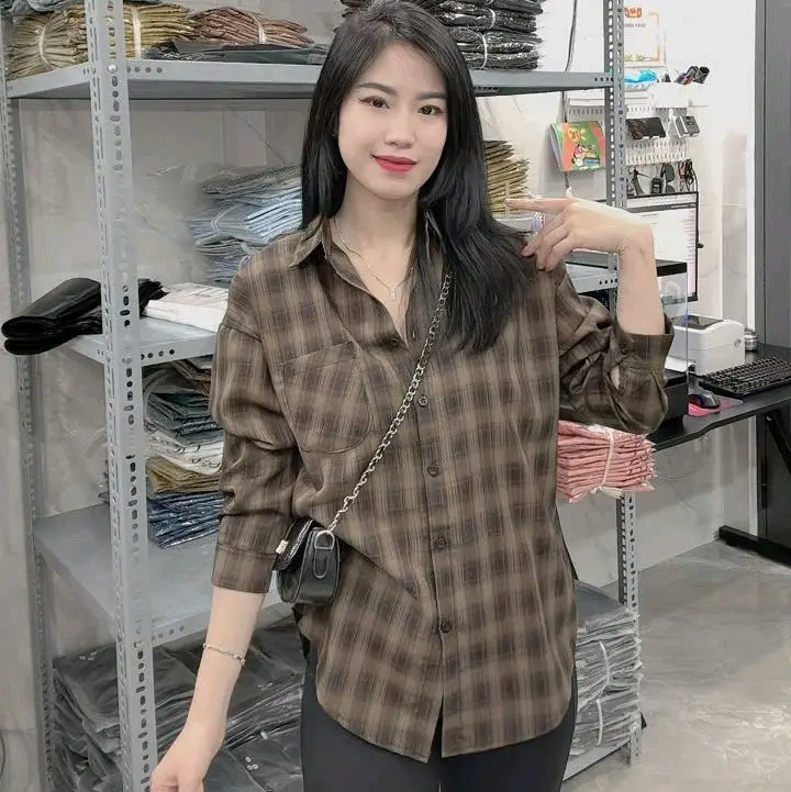 Áo Sơ Mi Nữ Tay Dài Sọc Caro Form Rộng Giấu Quần 2