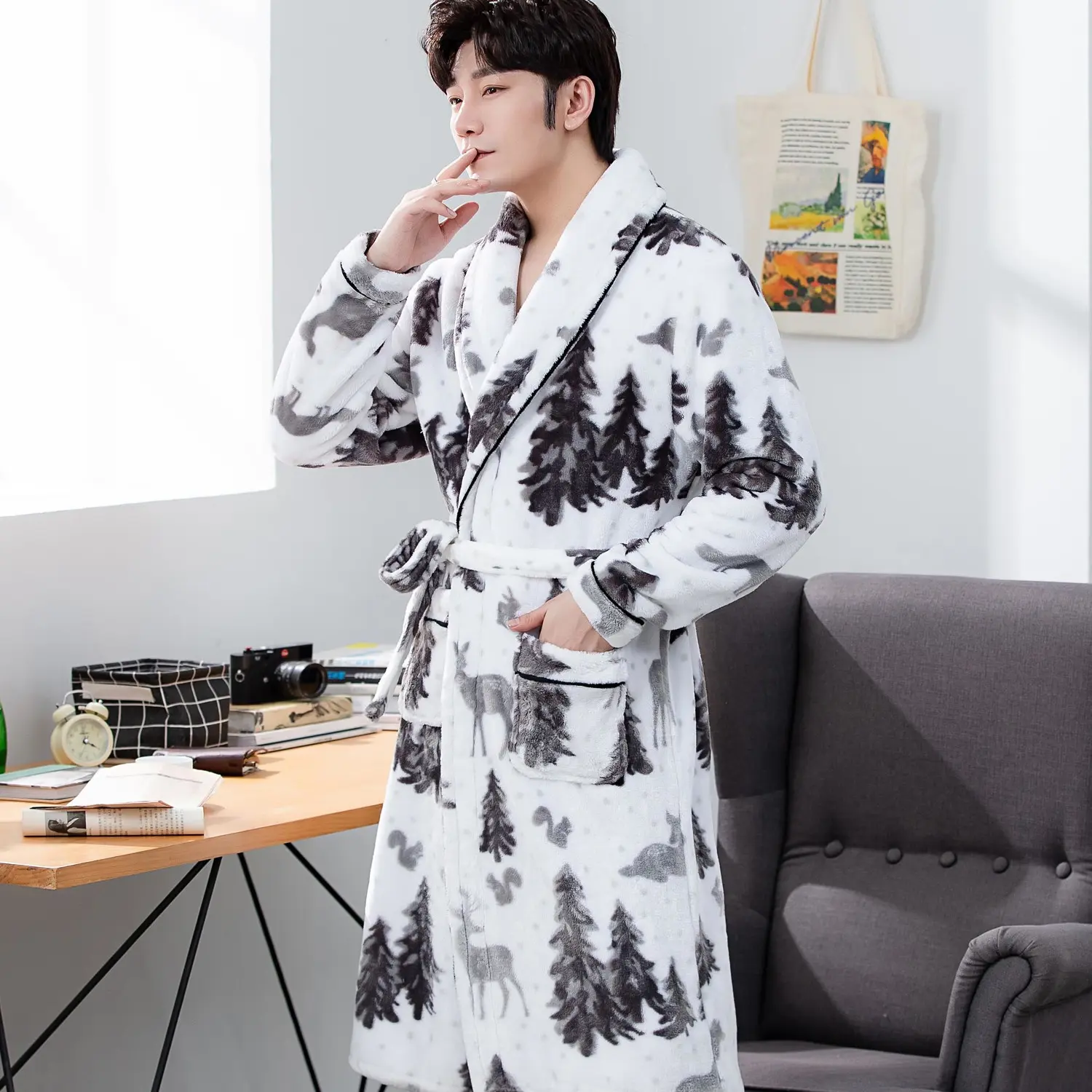 เสื้อคลุมอาบน้ำกำมะหยี่ปะการังสำหรับผู้ชาย เสื้อคลุมอาบน้ำผ้าสักหลาดแขนยาวหนา ขนาดใหญ่ สำหรับบ้าน ฤดูใบไม้ร่วงและฤดูหนาว Clothing Man ชุด  นอน ชุด  นอน