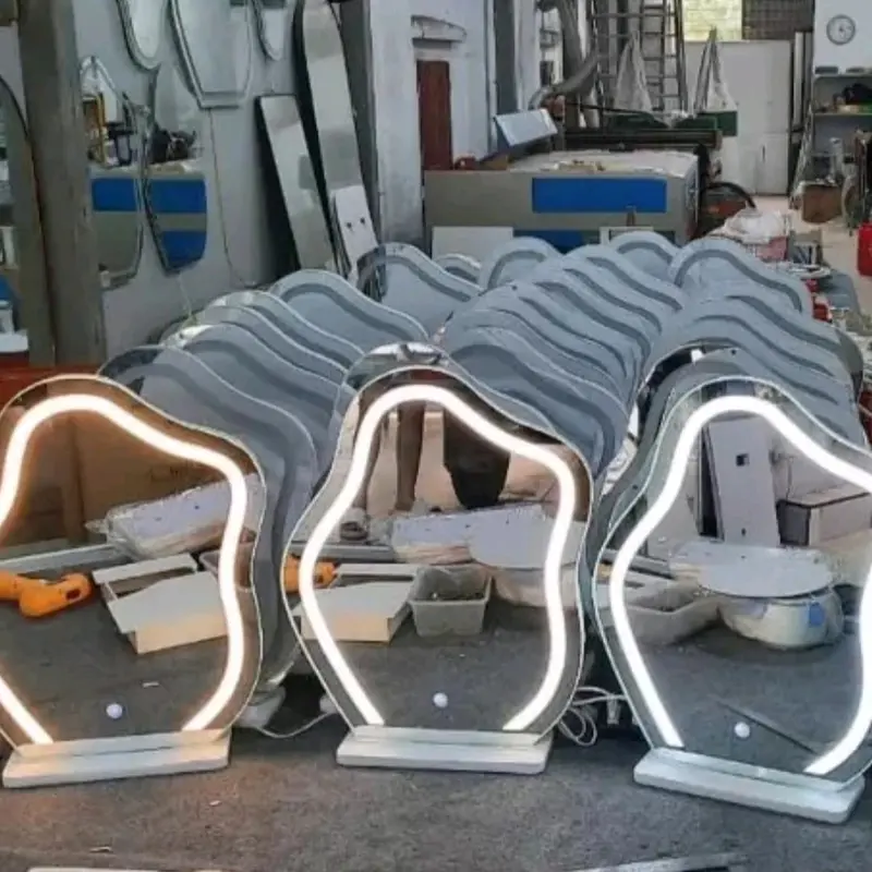 Gương hạt đậu để bàn trang điểm có viền phun cát Led cảm ứng ( tặng kèm đế gỗ ) 0