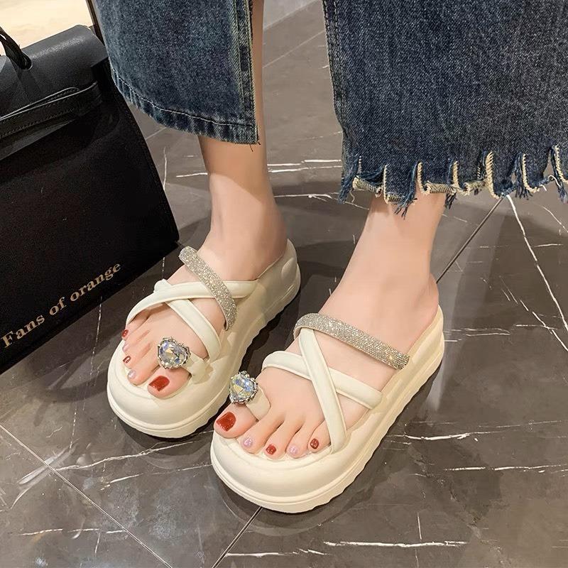 Dép nữ xỏ ngón đế Bánh Mì 6p Spost đính đá