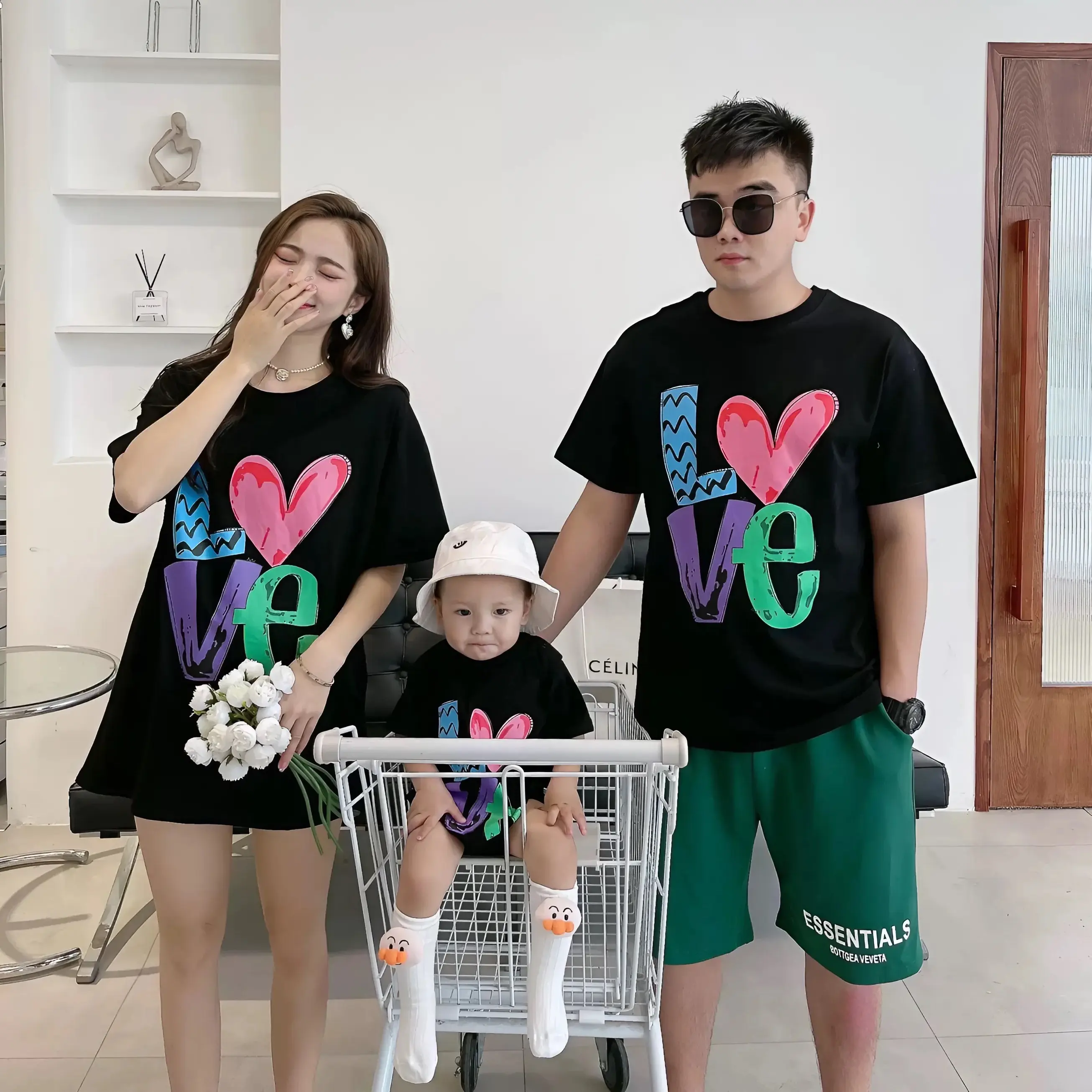 Áo gia đình cao cấp màu đen LOVE form nam nữ unisex vừa người, chất thun cotton mát mẻ, thoải mái