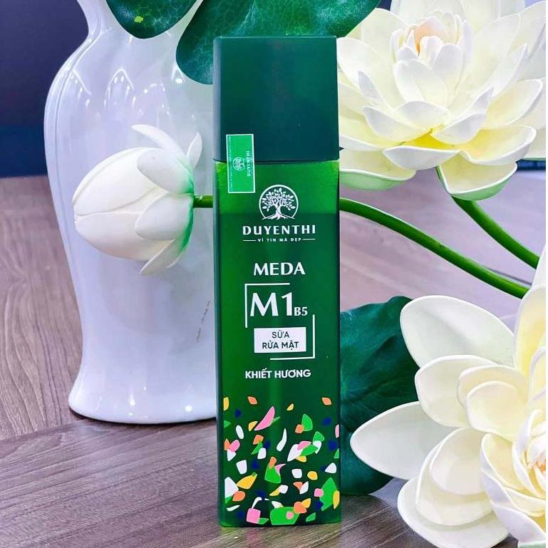 Sữa Rửa Mặt Duyên Thị Bách Y Sâm Khiết Hương Meda M1 B5 Tạo Bọt 180ML