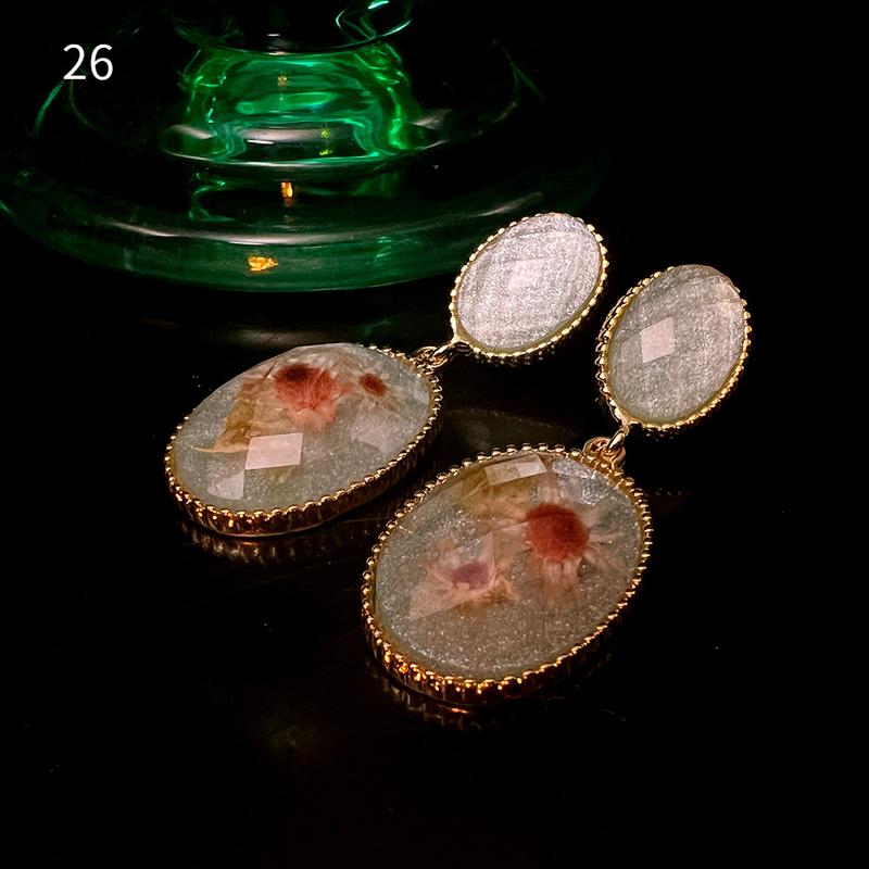 Product Introduction of 3 Pairs of French Ancient Amber Dried Flower Hot-Sale Earrings Combination Link Original Niche Gold Plated S925 High-Grade Earrings 30