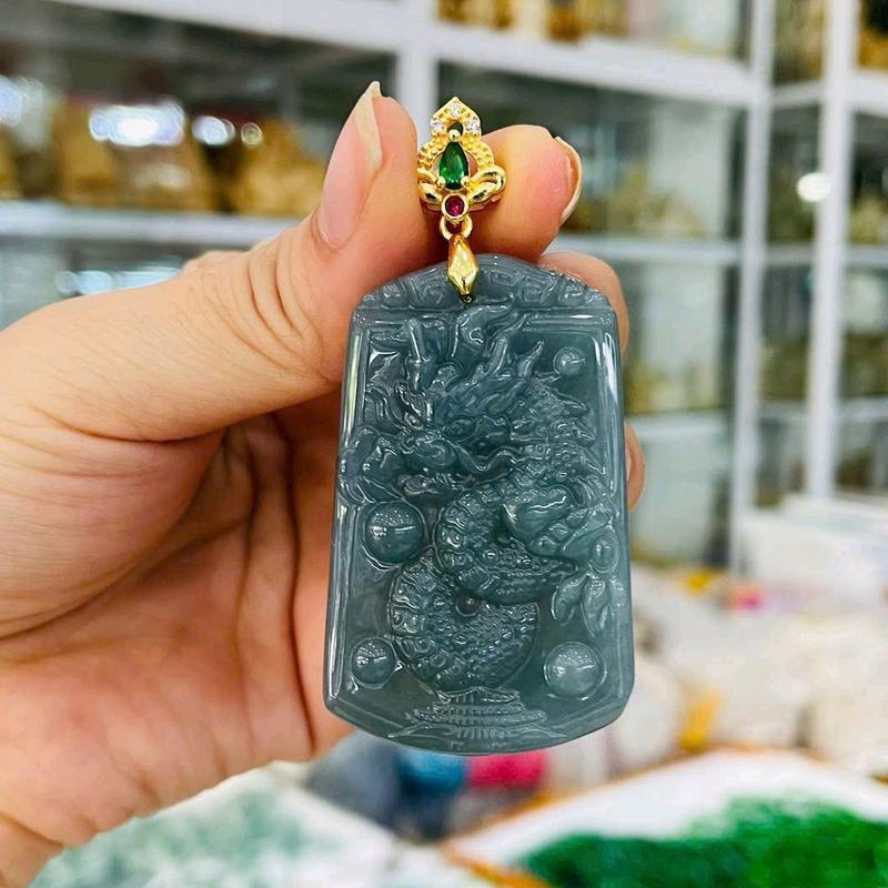 mặt dây chuyền rồng lam vuông chạm tinh xảo Nam Charm 1