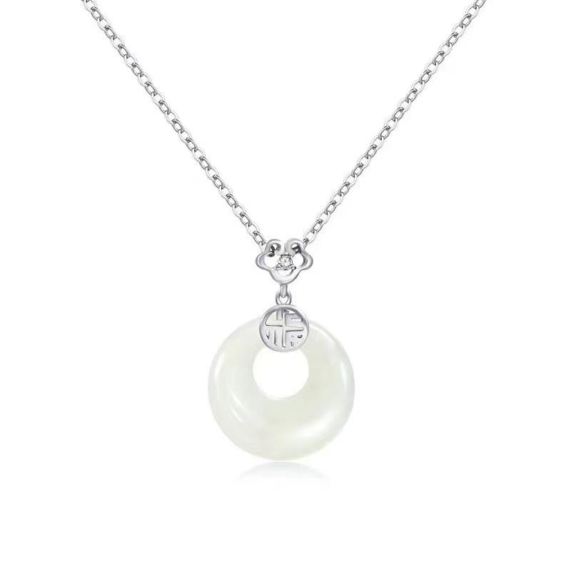 Product Introduction of New Chinese Style Retro Ruyi Peace Buckle Necklace for Women, Light Luxury Clavicle Chain, New Niche Design, Simple and Exquisite 4