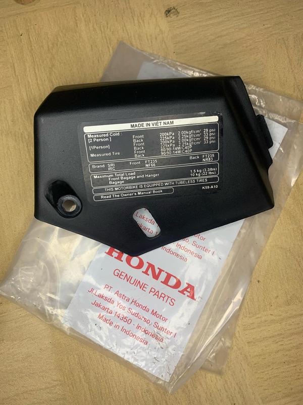 tutup hugger air blade cover hugger airblade pnp hugger vietnam Aksesoris Motor Motorcycle karet  hugger 1