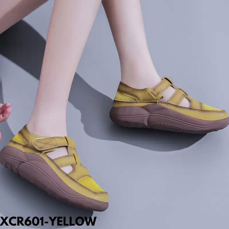 Gypsy - Summer Korean New Mesh Sepatu Sneakers Runner Wanita Slip On  Sneaker XCR601 1