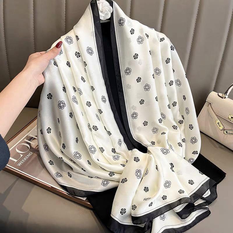 Product Introduction of Khăn lụa hoa nhí đen trắng kem đi biển thanh lịch 90x180cm Khăn Choàng Quàng Cổ Women 3